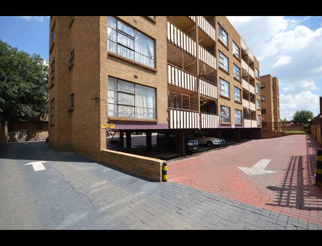 3 BEDROOM FLAT FOR SALE IN VEREENIGING CENTRAL